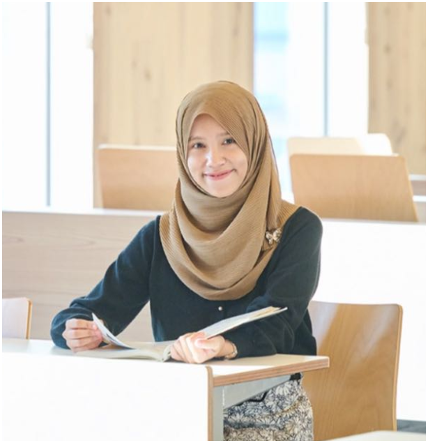 Dr. Maya Rahayu
